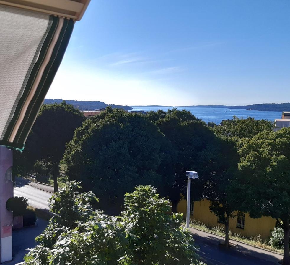 Art Apartment Pula Eksteriør billede