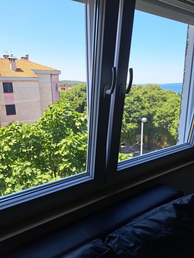 Art Apartment Pula Eksteriør billede